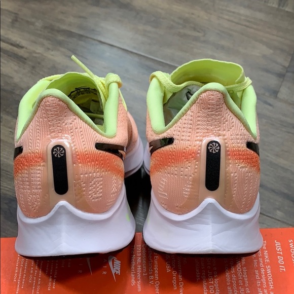 NIKE W AIR ZOOM PEGASUS 36 PRM RISE - Picture 9 of 16